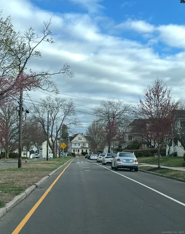 $2,000 | 267 Grandview Terrace, Hartford, CT 06114