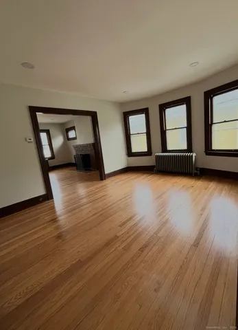 $2,000 | 267 Grandview Terrace, Hartford, CT 06114