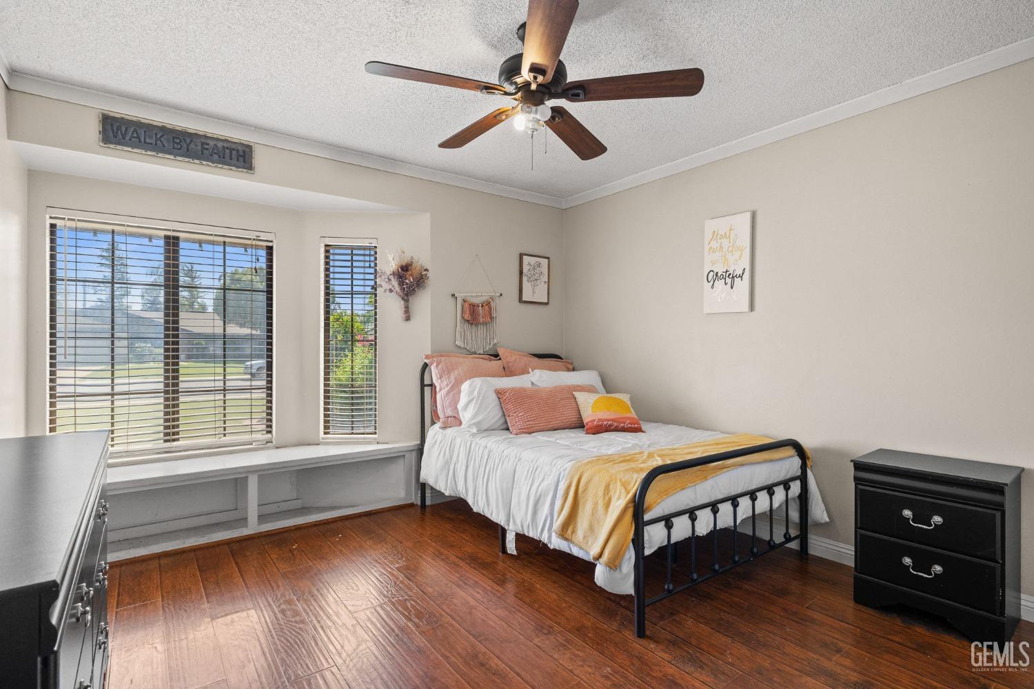 Undisclosed Address Bakersfield, CA 93311 - Photo 35 of 40 a bedroom with a bed and a tv