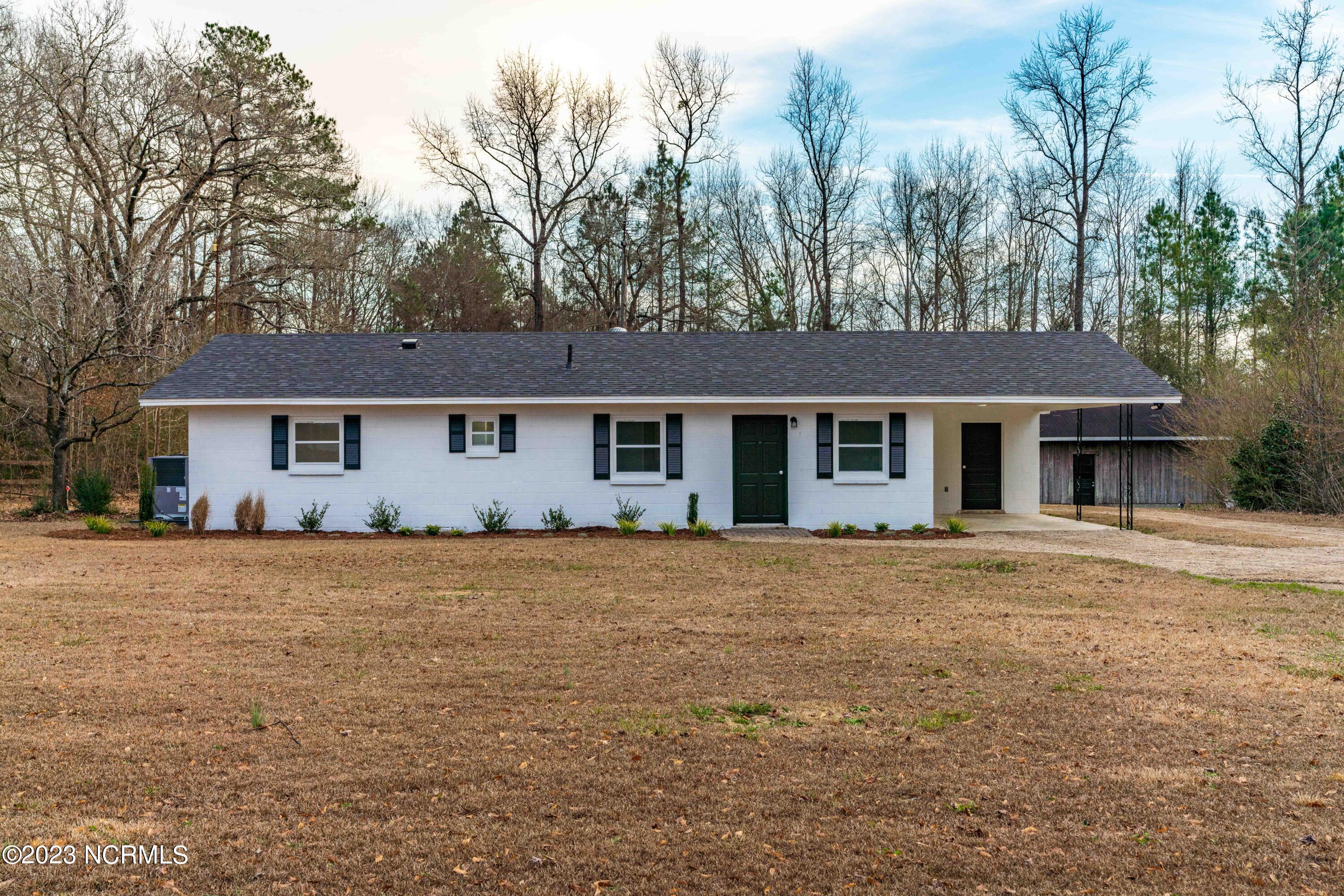 533 Butler Island Road Roseboro, NC 28382 - Photo 2 of 14 DSC03154