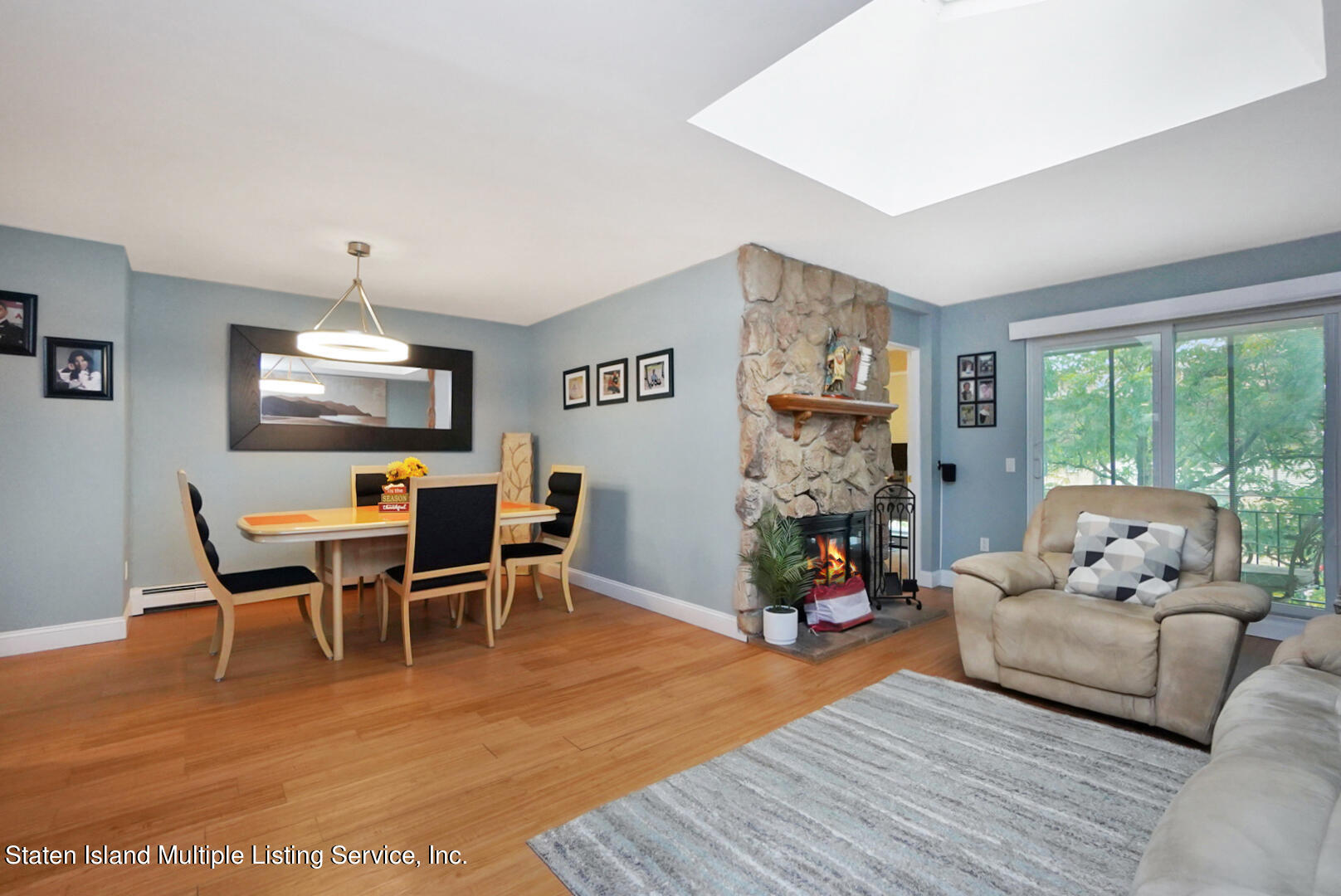 24 Racal Court, Unit B3 Staten Island, NY 10314 - Photo 2 of 15 2