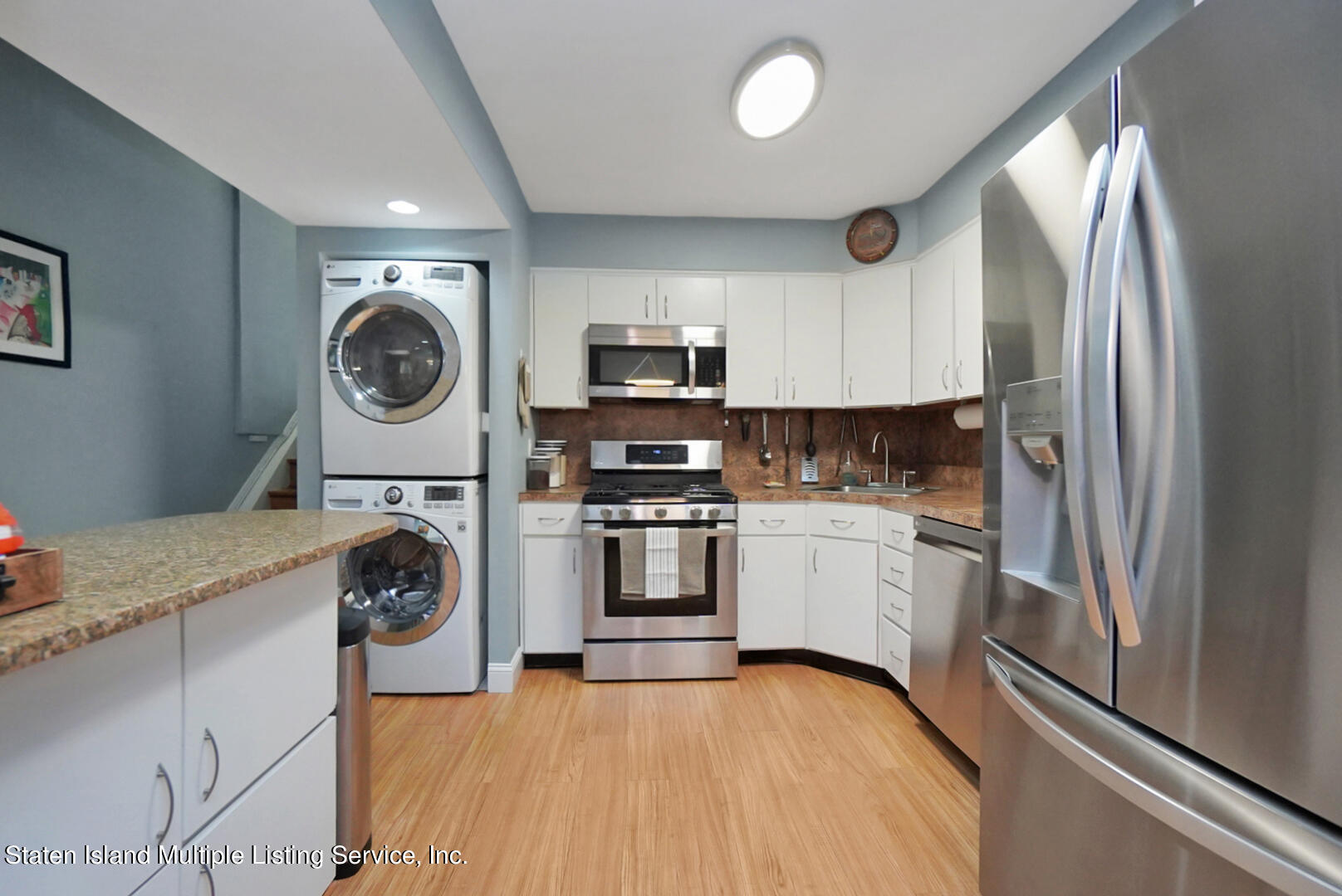 24 Racal Court, Unit B3 Staten Island, NY 10314 - Photo 5 of 15 5