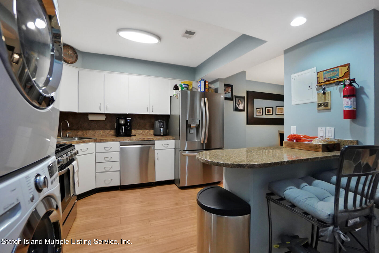 24 Racal Court, Unit B3 Staten Island, NY 10314 - Photo 6 of 15 6