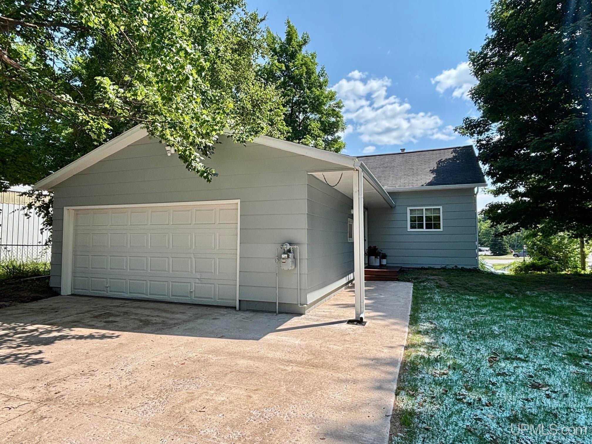 2003 West Ridge Street Marquette, MI 49855 - Photo 1 of 39 Gallery Image 1