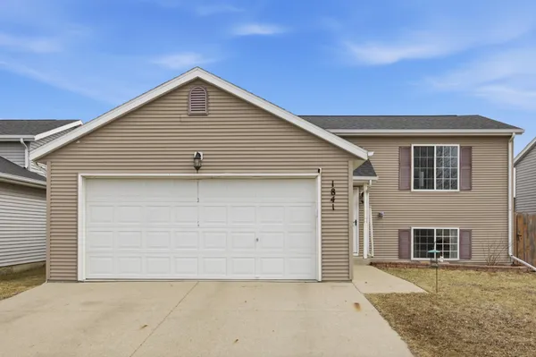 $279,900 | 1841 13th Street East, West Fargo, ND 58078