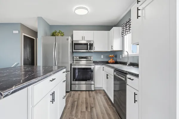 $279,900 | 1841 13th Street East, West Fargo, ND 58078