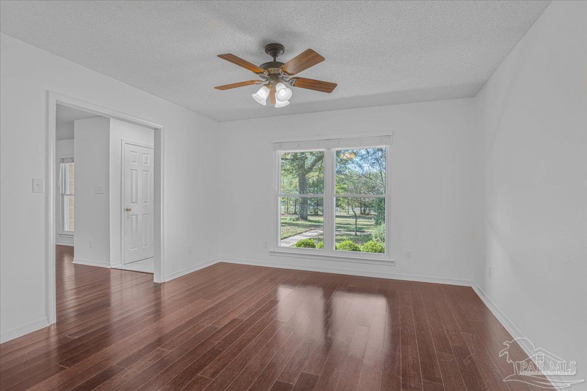 5704 Janet Street Milton, FL 32570 - Photo 11 of 30