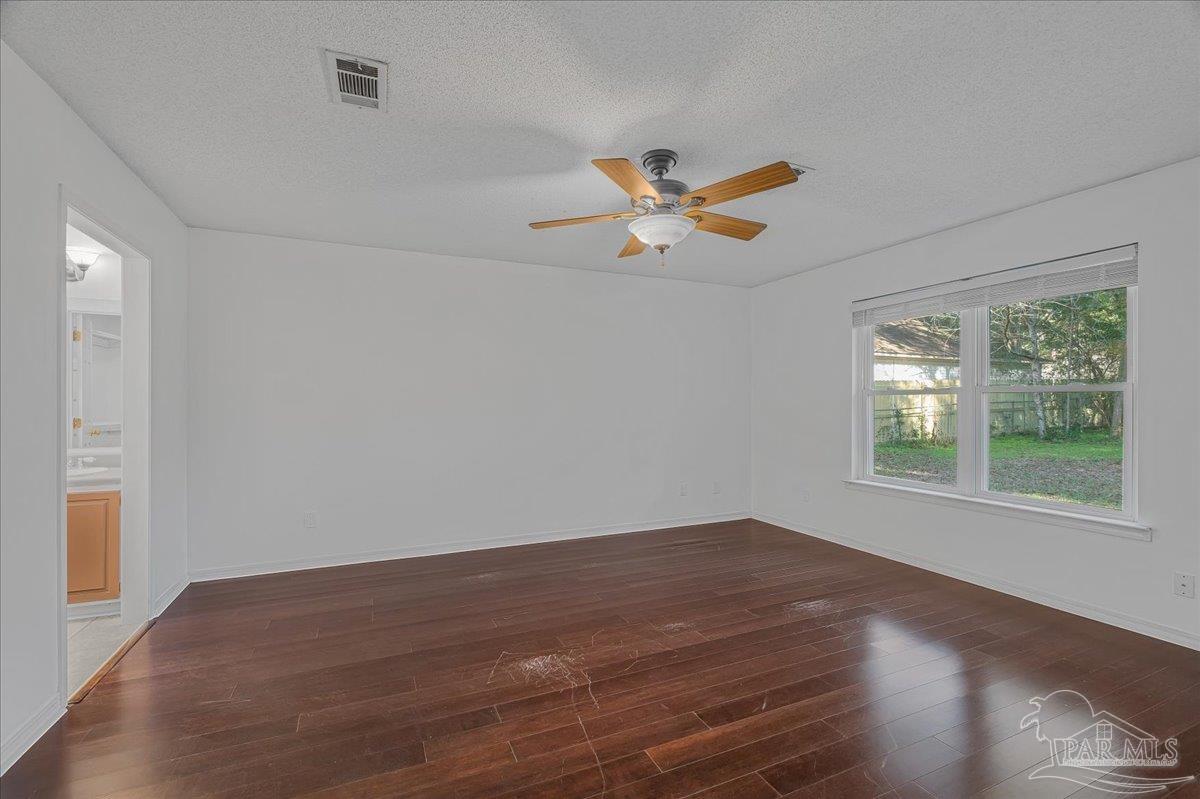 5704 Janet Street Milton, FL 32570 - Photo 13 of 30