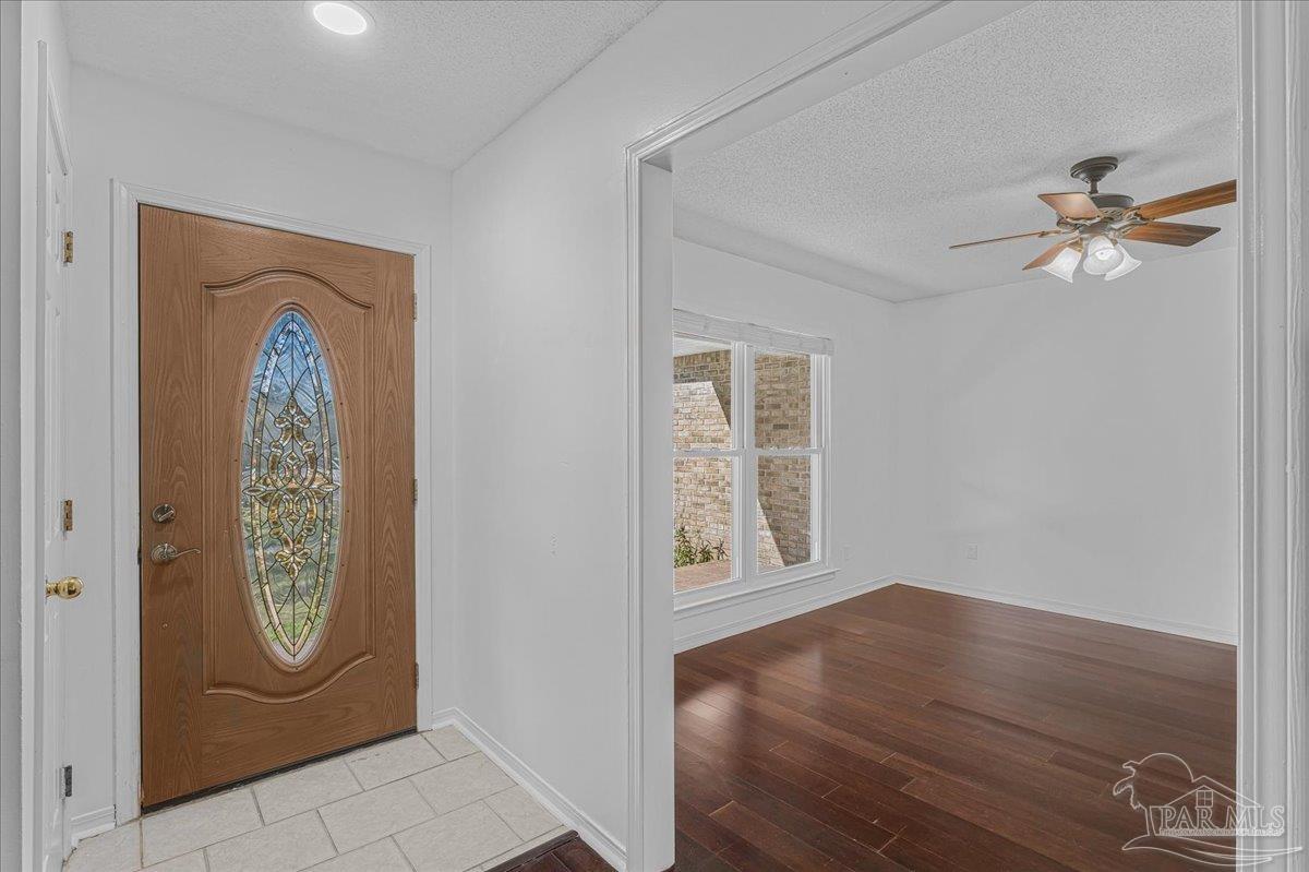 5704 Janet Street Milton, FL 32570 - Photo 4 of 30