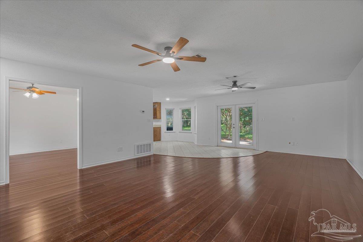 5704 Janet Street Milton, FL 32570 - Photo 5 of 30