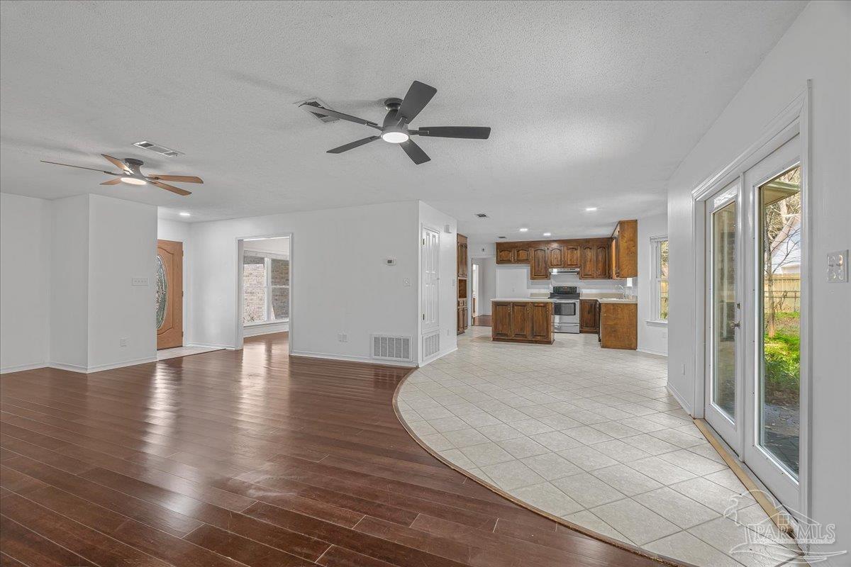5704 Janet Street Milton, FL 32570 - Photo 6 of 30