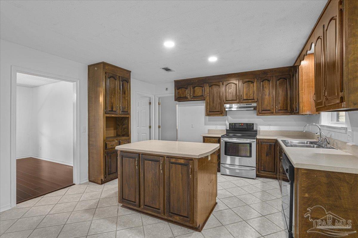 5704 Janet Street Milton, FL 32570 - Photo 9 of 30
