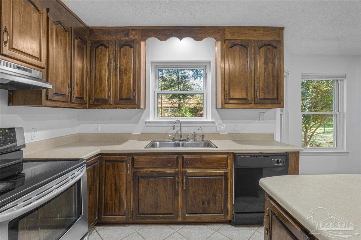 5704 Janet Street Milton, FL 32570 - Photo 10 of 30