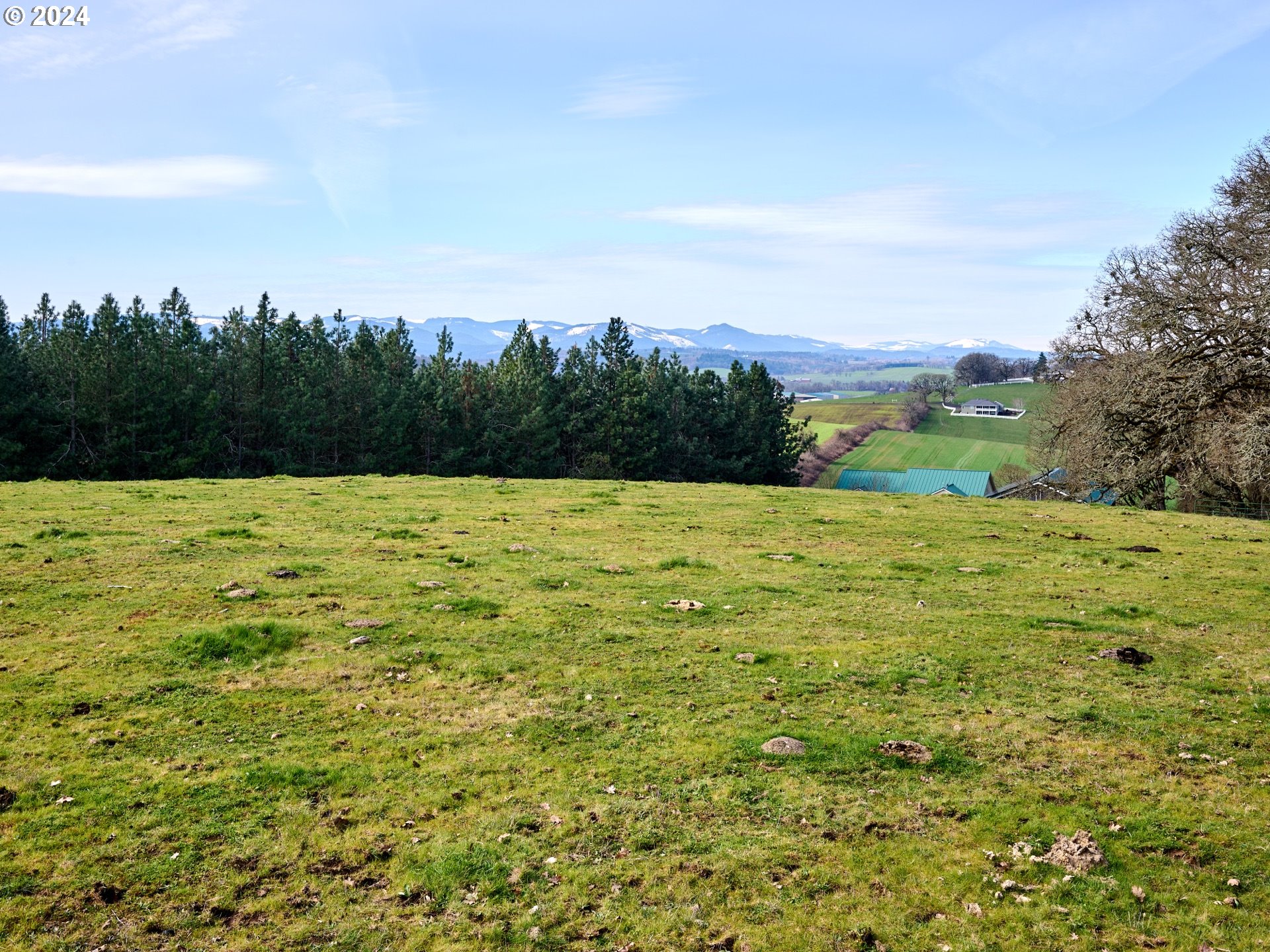 12795 Beck Road Dallas, OR 97338 - Photo 35 of 48 a view of a lake view with houses in the back