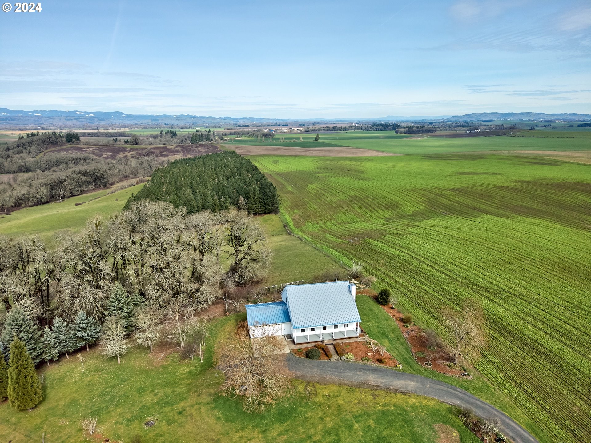 12795 Beck Road Dallas, OR 97338 - Photo 45 of 48 a view of a lake with a mountain view
