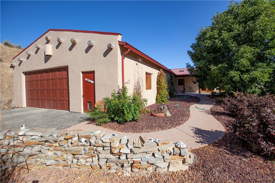 3972 Squilchuck Road Wenatchee, WA 98801 - Photo 1 of 28 Gallery Image 1
