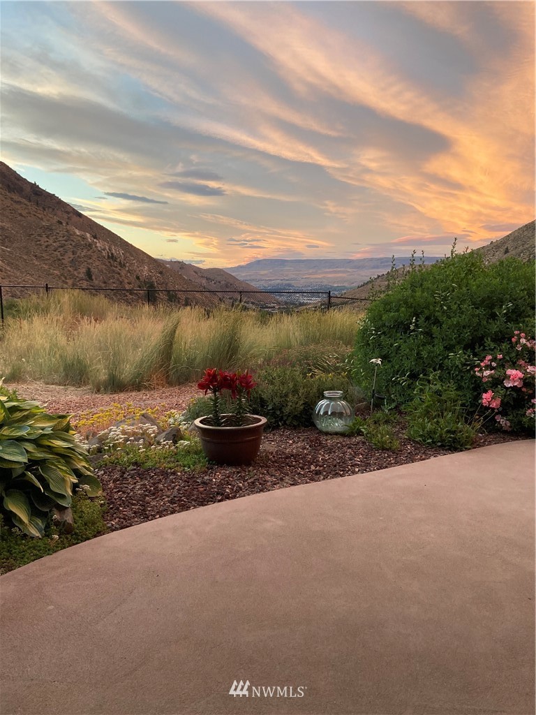 3972 Squilchuck Road Wenatchee, WA 98801 - Photo 4 of 28 Gallery Image 4