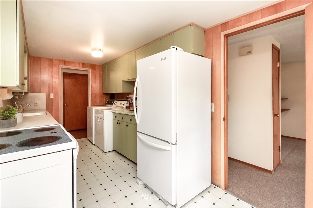 2133 North 115th Street Seattle, WA 98133 - Photo 8 of 22