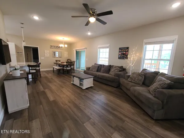 $334,500 | 106 Maca Ridge Circle, Clarkrange, TN 38553