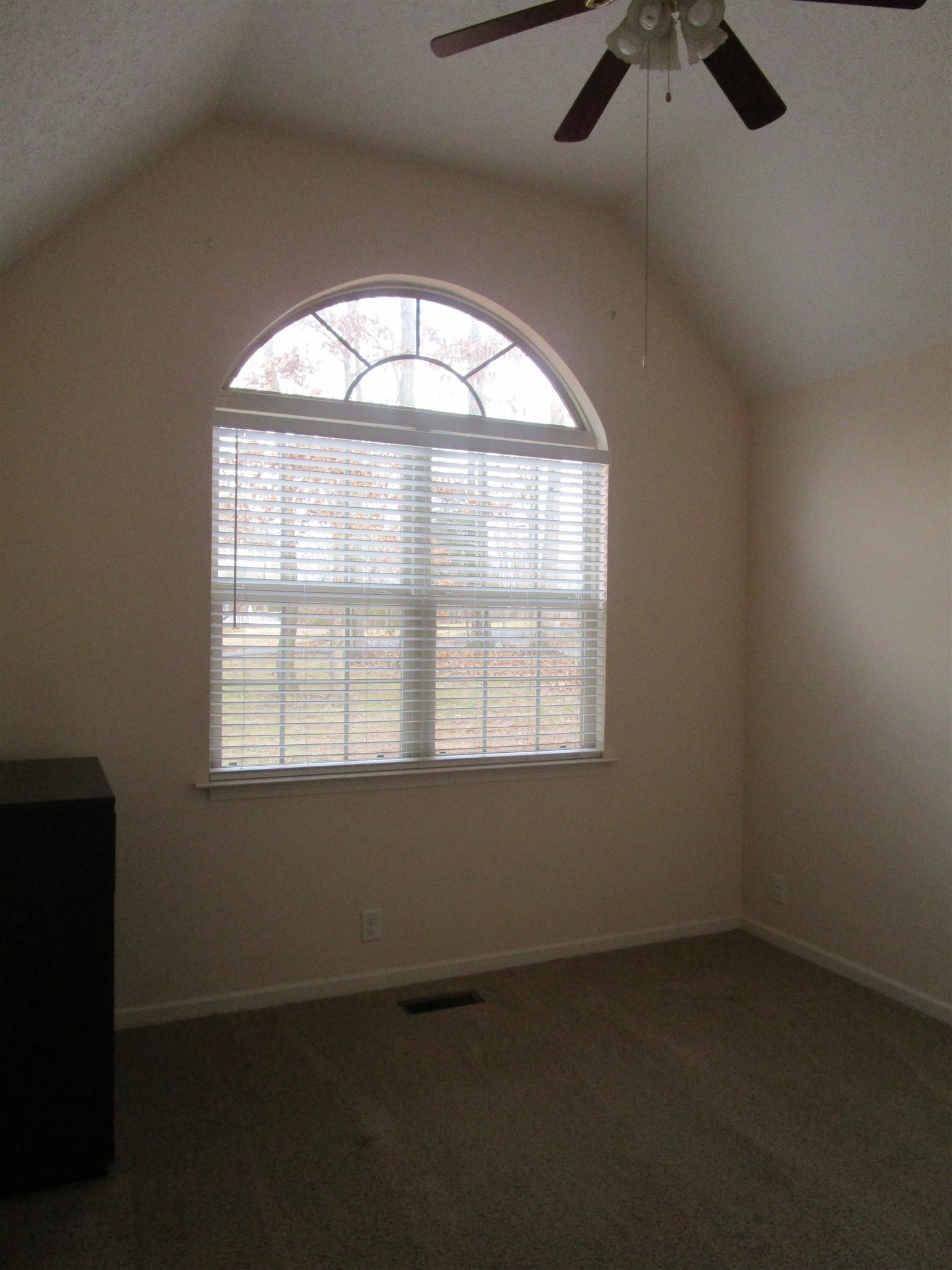 136 North Leath Road Portland, TN 37148 - Photo 20 of 30 an empty room with a window