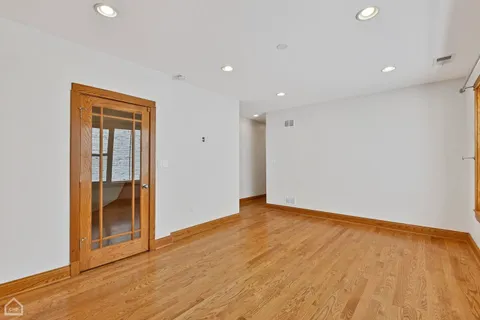 $4,000 | 4544 North Western Avenue, Unit 2, Chicago, IL 60625