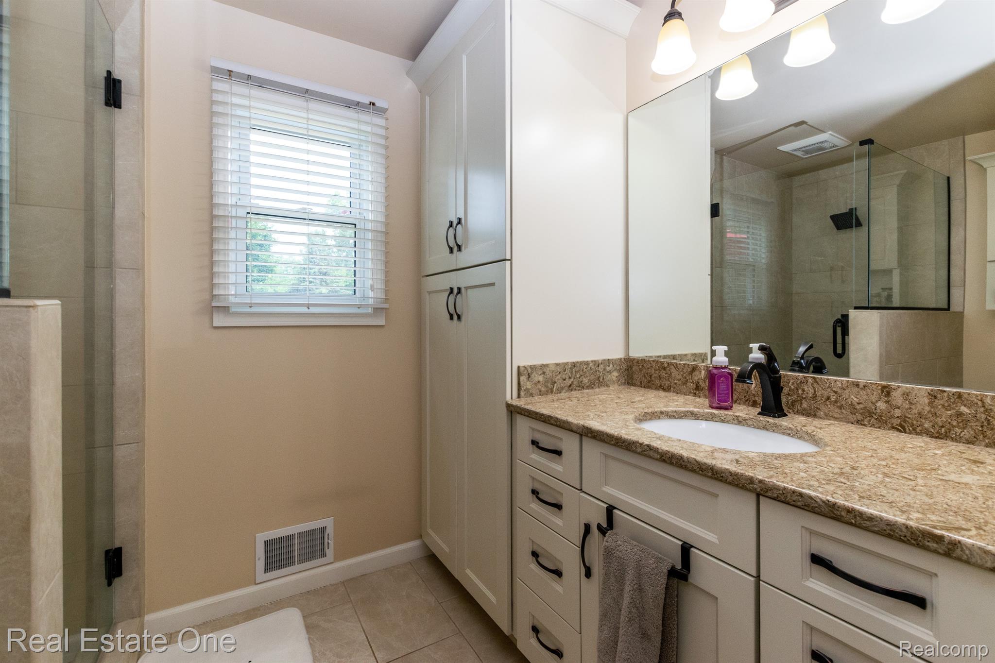 820 Mill Street Fenton, MI 48430 - Photo 11 of 27 Gallery Image 11
