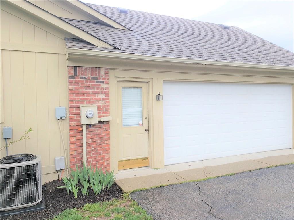 847 Bennett Road Carmel, IN 46032 - Photo 4 of 26 Gallery Image 4