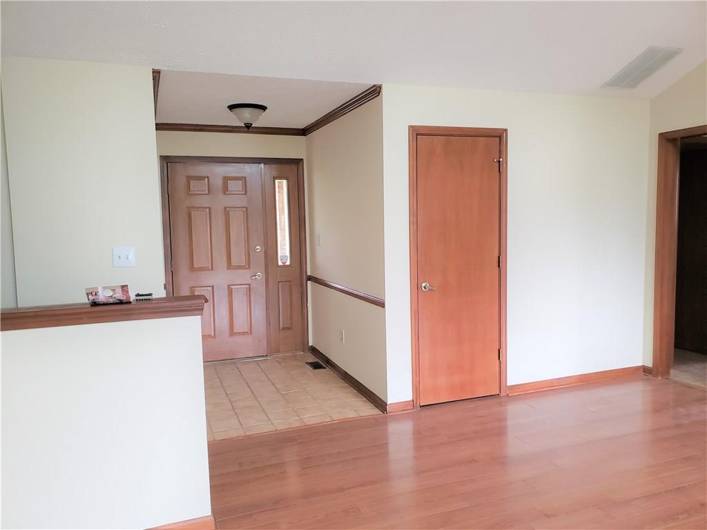 847 Bennett Road Carmel, IN 46032 - Photo 8 of 26 Gallery Image 8