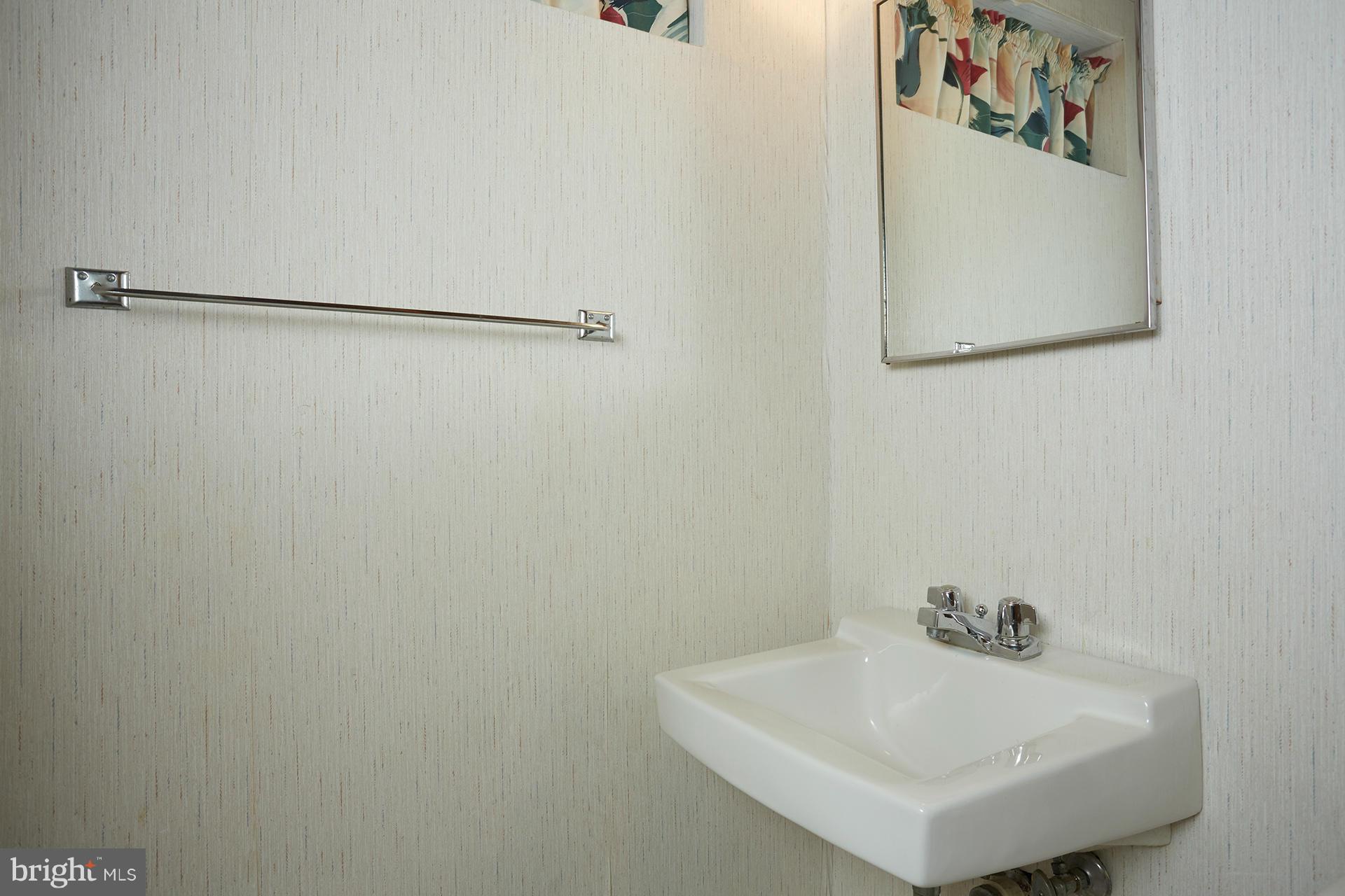 1613 Ladd Street Silver Spring, MD 20902 - Photo 19 of 30 Bath