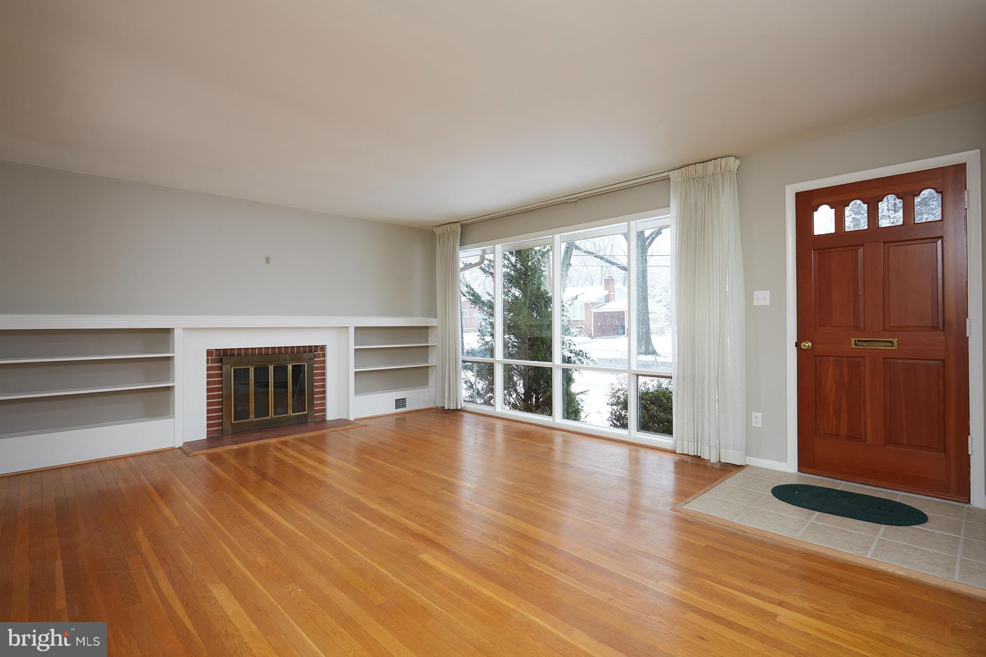 1613 Ladd Street Silver Spring, MD 20902 - Photo 3 of 30 Living Room