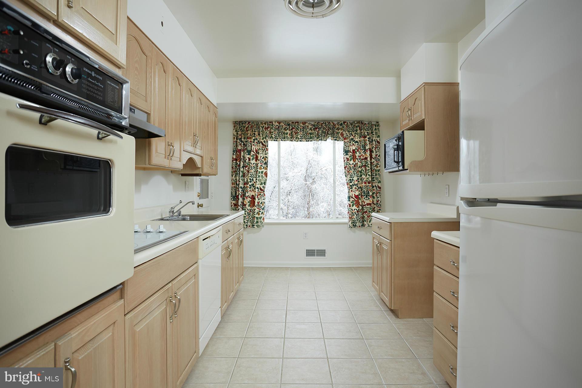 1613 Ladd Street Silver Spring, MD 20902 - Photo 9 of 30 Kitchen