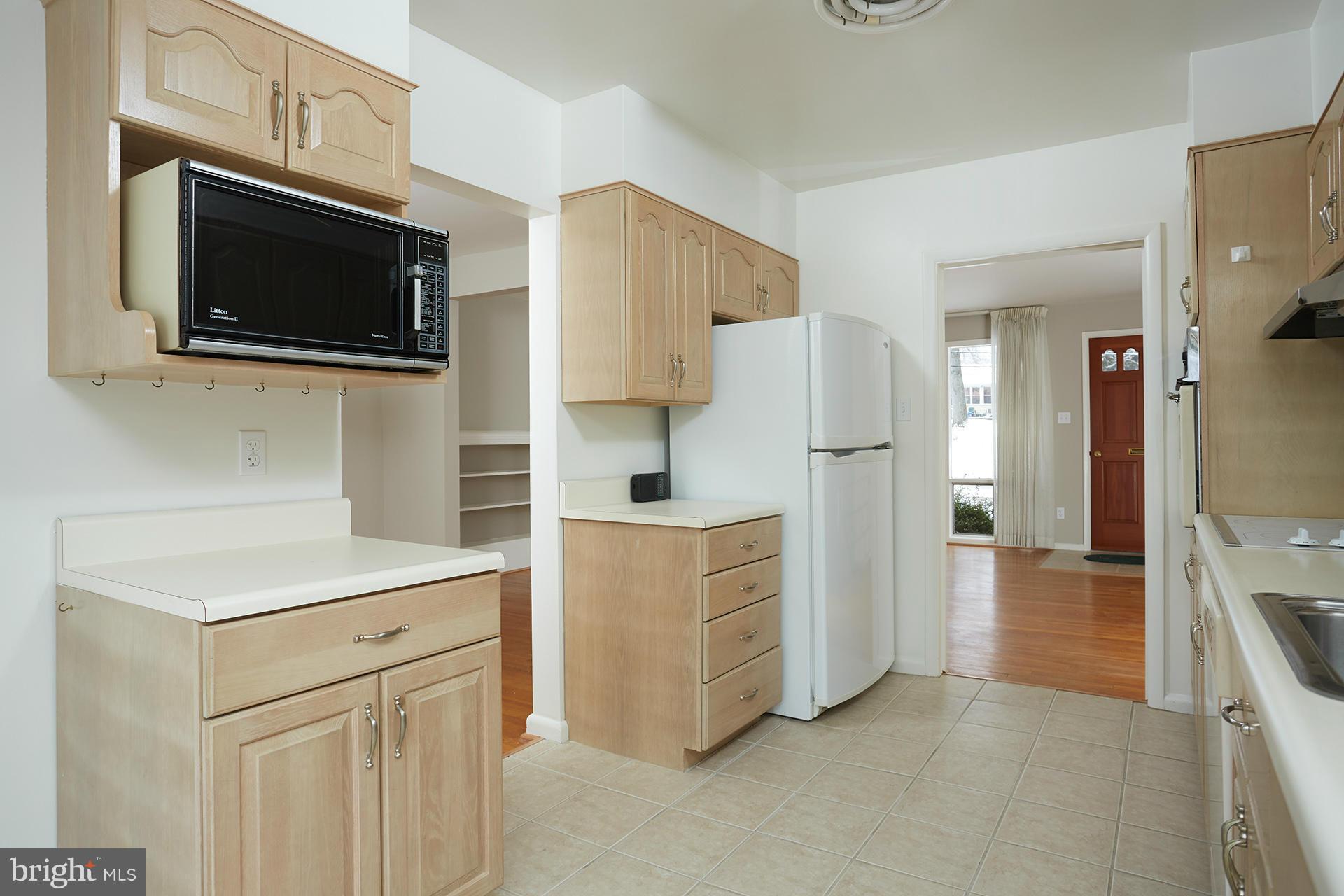 1613 Ladd Street Silver Spring, MD 20902 - Photo 10 of 30 Kitchen