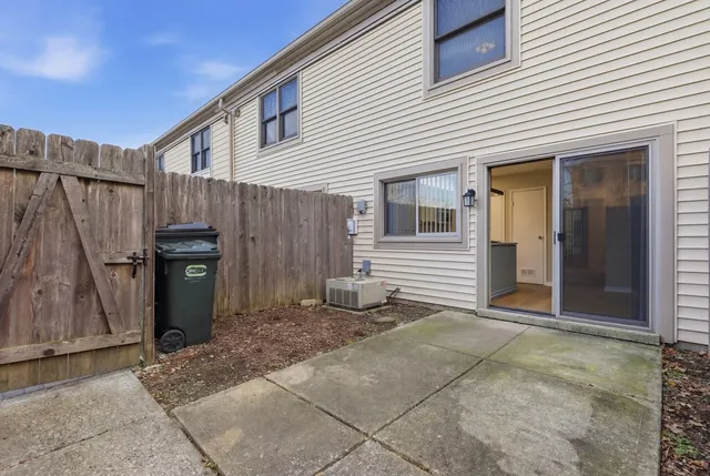 $2,150 | 1746 Sessions Walk, Unit 1746, Hoffman Estates, IL 60169