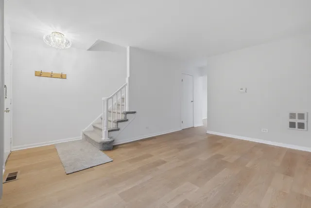 $2,150 | 1746 Sessions Walk, Unit 1746, Hoffman Estates, IL 60169