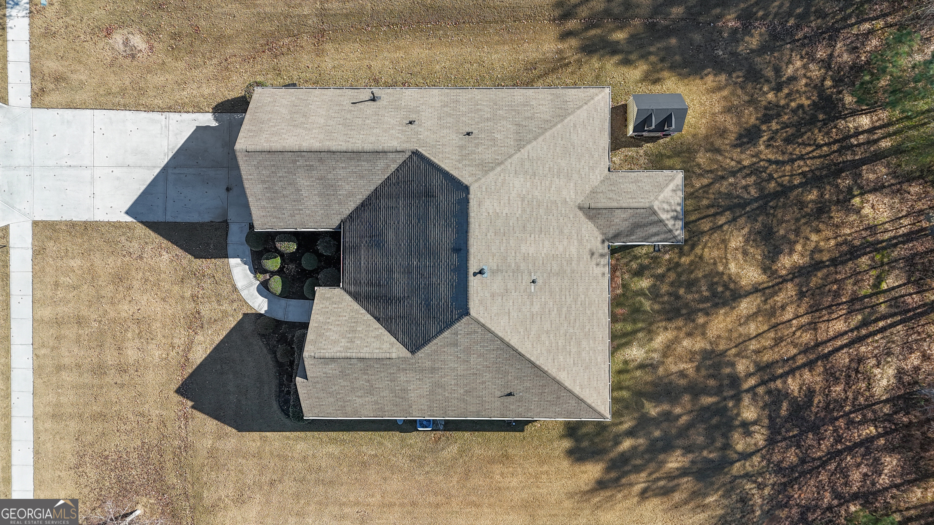 170 Savannah Drive Senoia, GA 30276 - Photo 44 of 60 an aerial view of a house with a yard