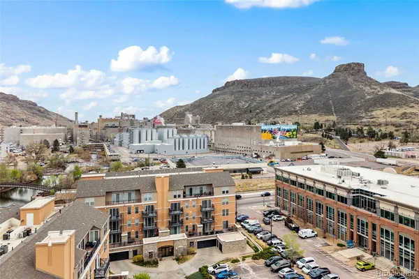 a picture of city view
