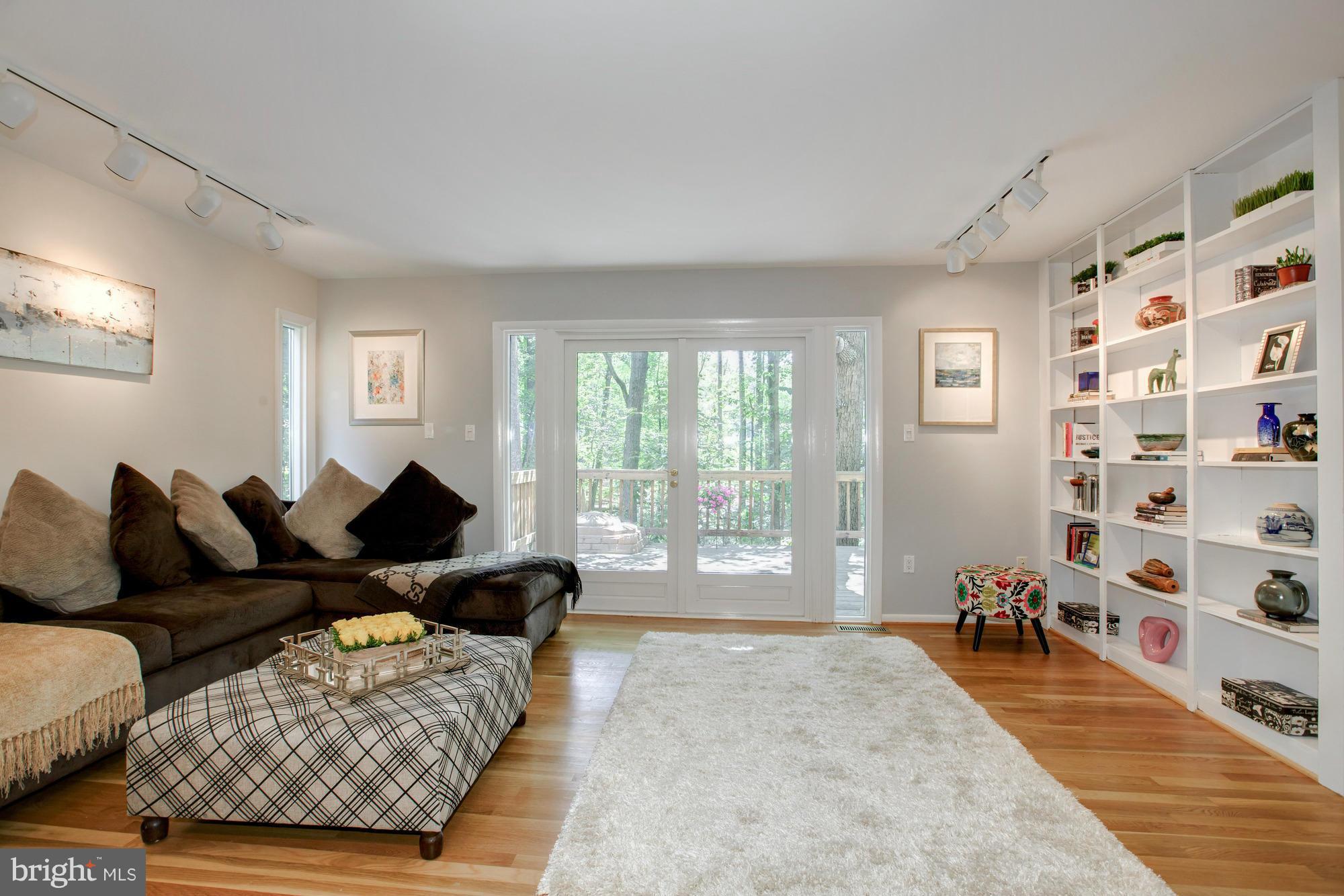 2415 Andorra Place Reston, VA 20191 - Photo 7 of 30 Family Room