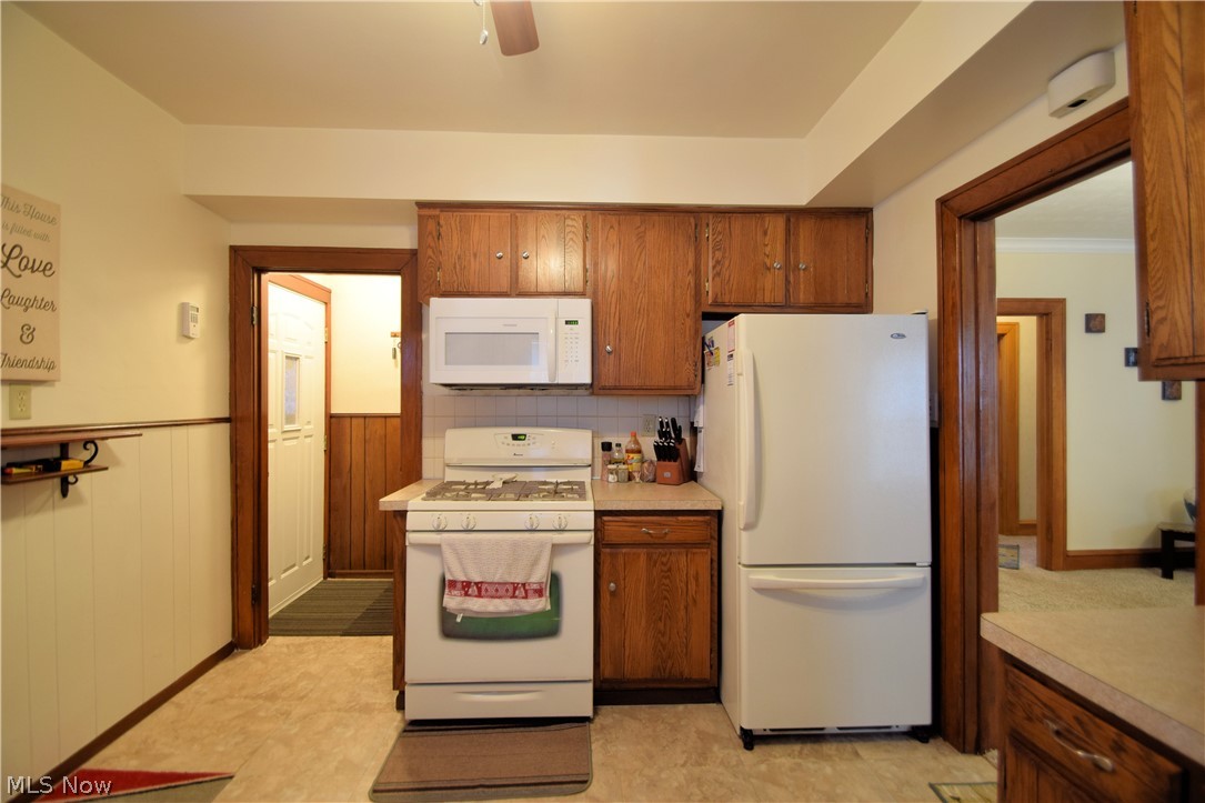 6814 Ridgewood Avenue Parma, OH 44129 - Photo 4 of 30