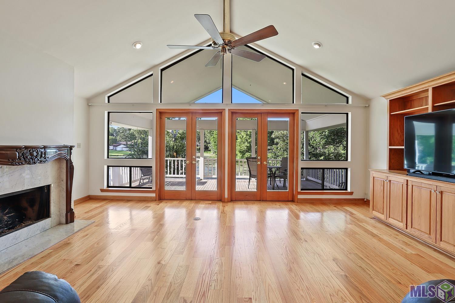 11675 Rue De Tonti Baton Rouge, LA 70810 - Photo 9 of 32 Living Room