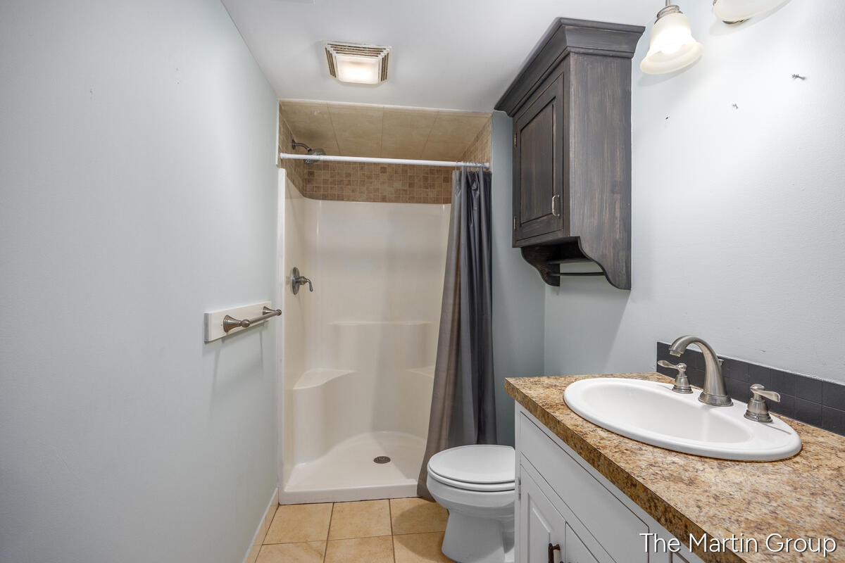 6610 Riga Avenue Northeast Rockford, MI 49341 - Photo 35 of 50 Apartment Bath