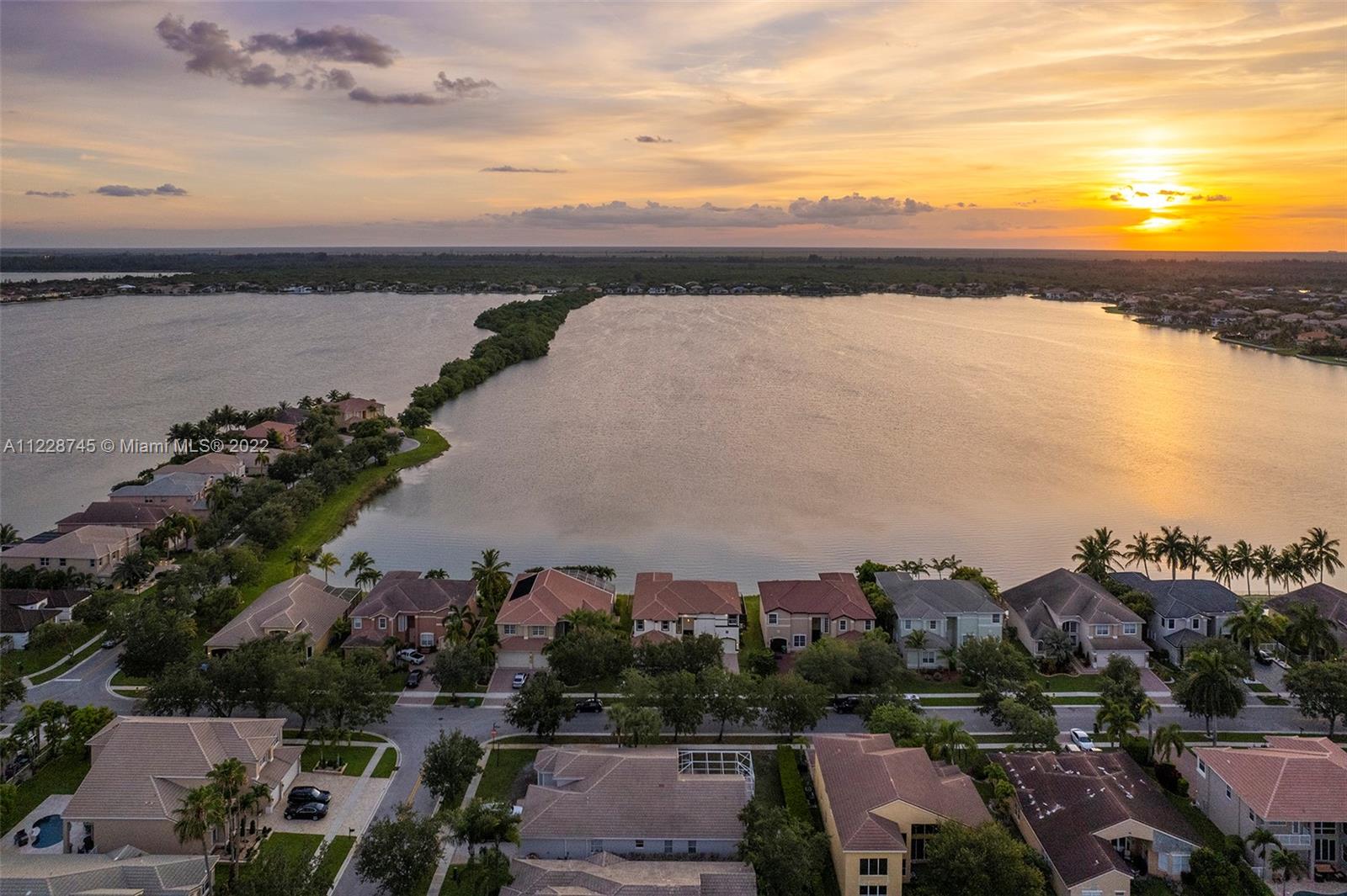 4556 Southwest 186th Way Miramar, FL 33029 - Photo 4 of 55
