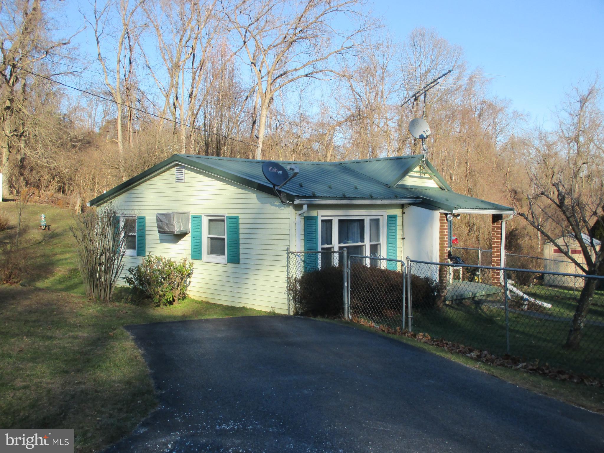 433 Oak Hollow Road Red Lion, PA 17356 - Photo 3 of 17 Gallery Image 3