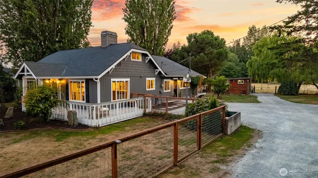 $1,055,000 | 11334 Farm To Market Road, Mount Vernon, WA 98273