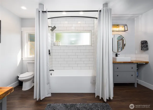 $1,055,000 | 11334 Farm To Market Road, Mount Vernon, WA 98273