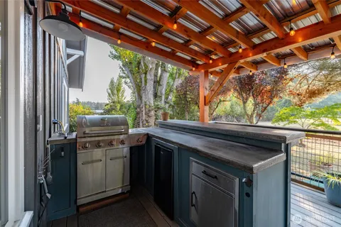 $998,000 | 11334 Farm To Market Road, Mount Vernon, WA 98273