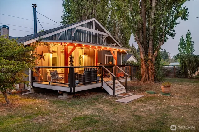 $1,055,000 | 11334 Farm To Market Road, Mount Vernon, WA 98273