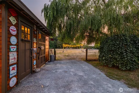 $998,000 | 11334 Farm To Market Road, Mount Vernon, WA 98273