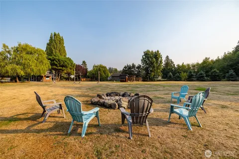 $998,000 | 11334 Farm To Market Road, Mount Vernon, WA 98273