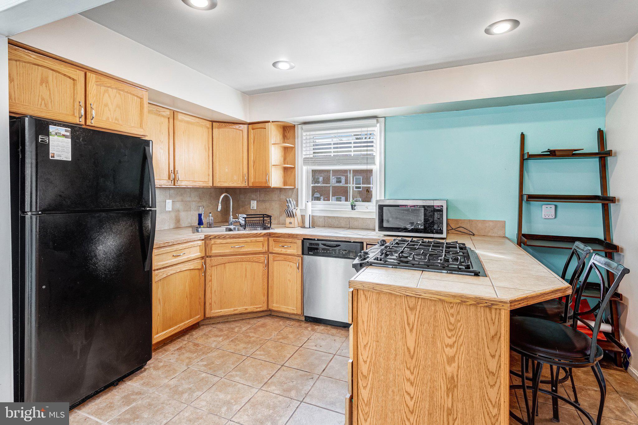 10118 Brandon Way Manassas, VA 20109 - Photo 5 of 43 Kitchen