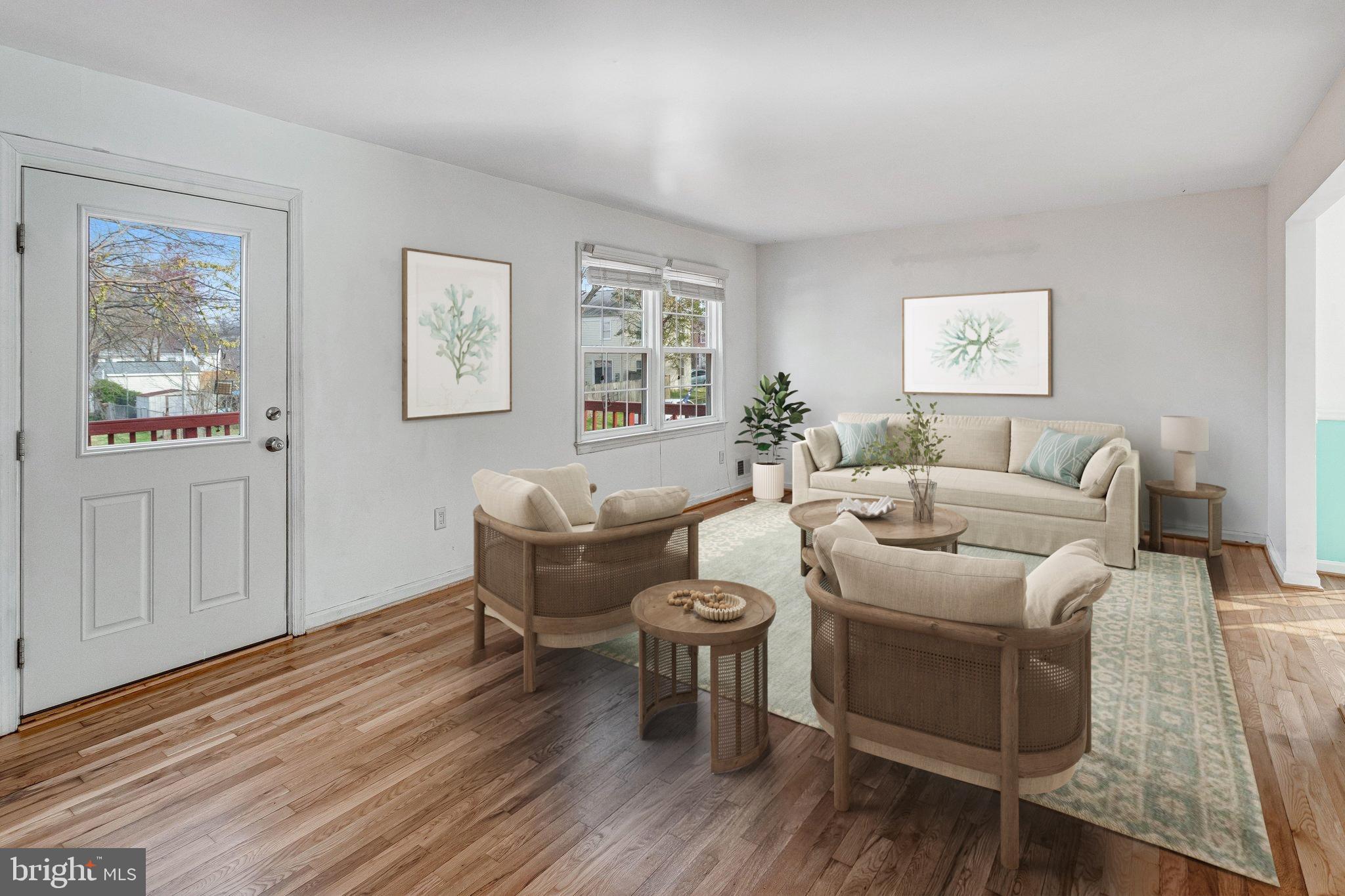 10118 Brandon Way Manassas, VA 20109 - Photo 9 of 43 Living Room (Digital Staged)